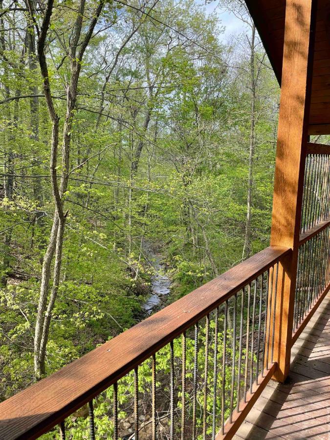 Cricket Hill Treehouse B By Amish Country Lodging Millersburg Exterior foto